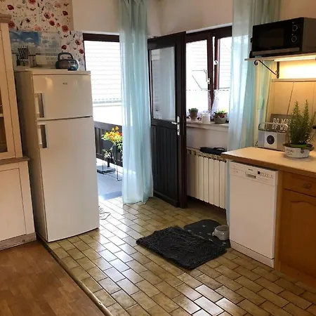 Haus Zissi * Burg Reuland